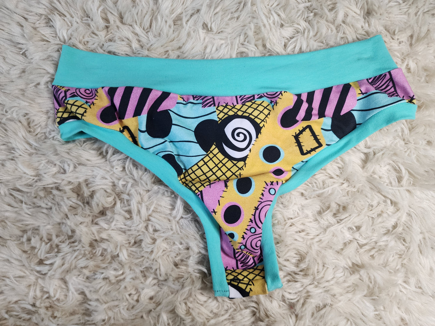 Med. Sally thongs