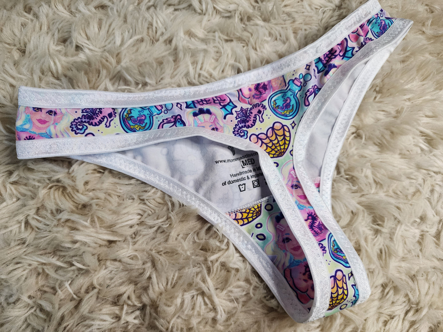 Med. Pastel mermaid flat front thong