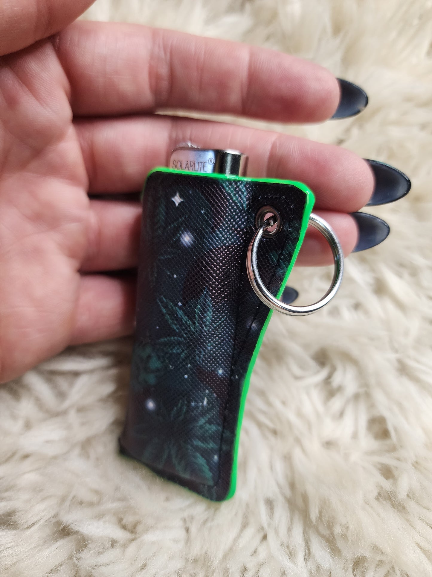 G. Weedy bat lighter holder
