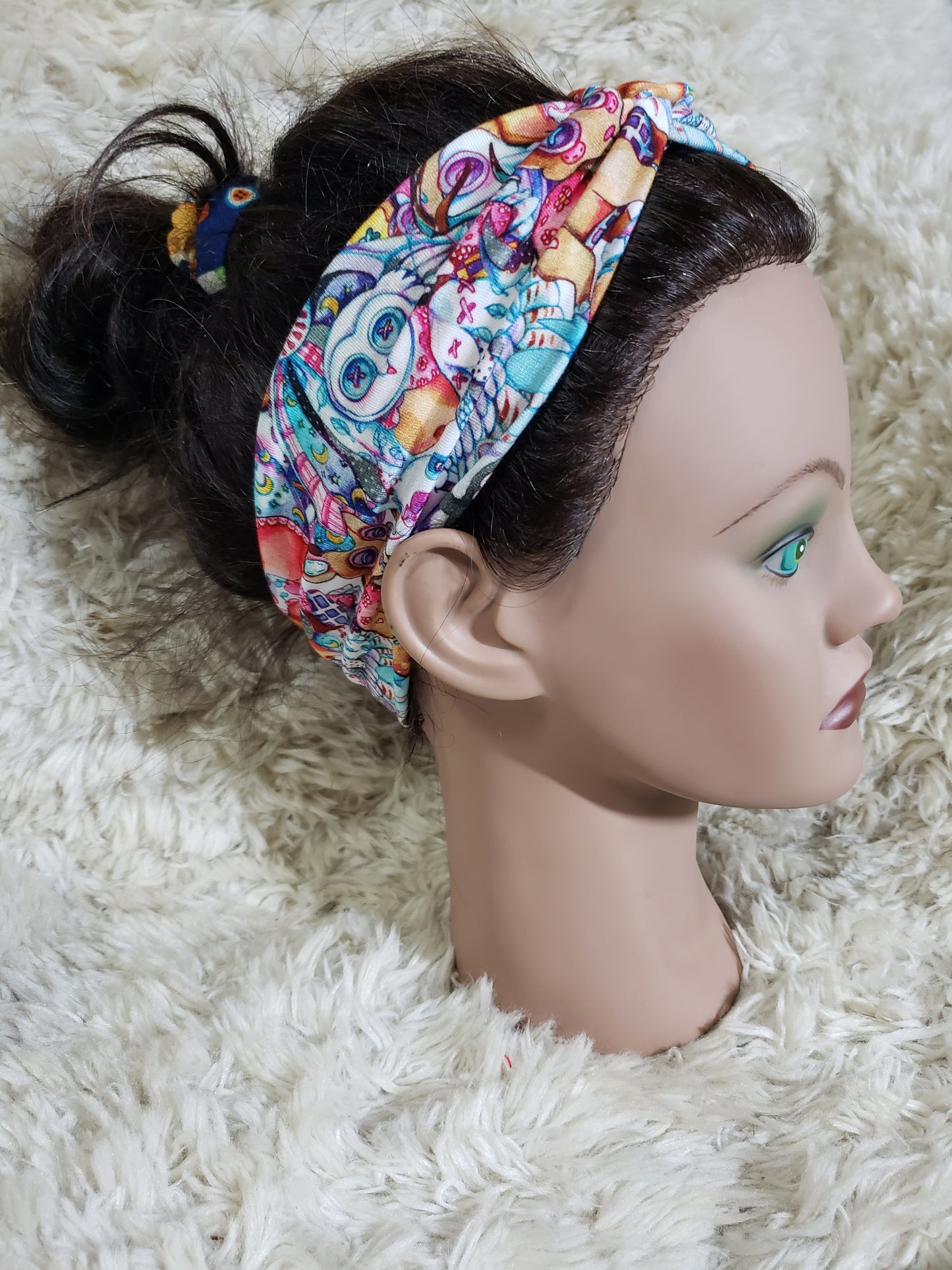 Stacked button eyes headband