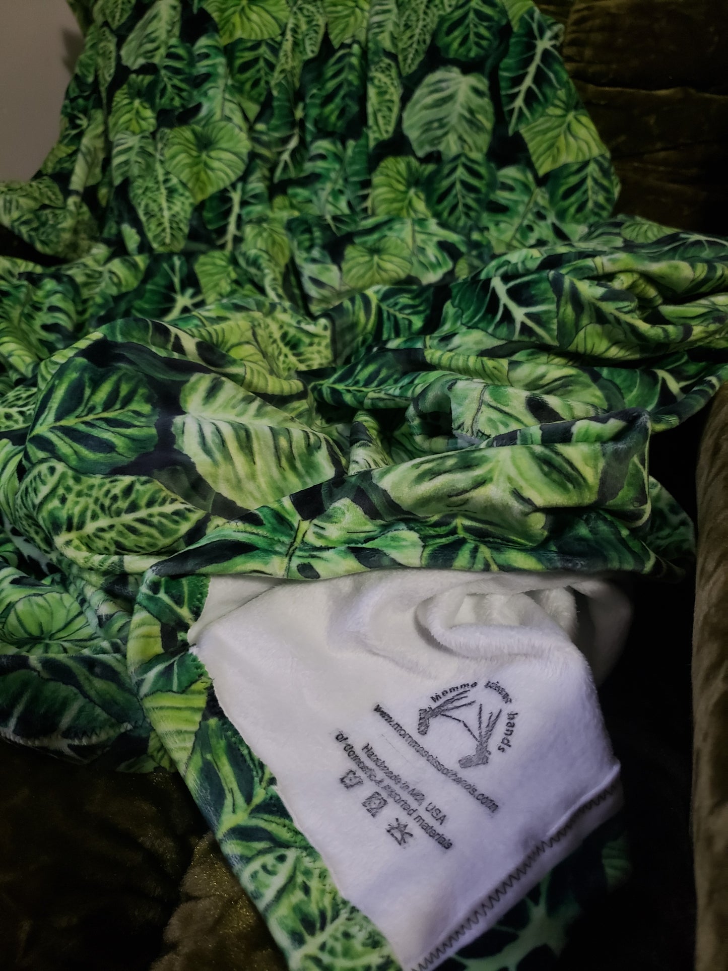 Oversized Aroid throw blanket