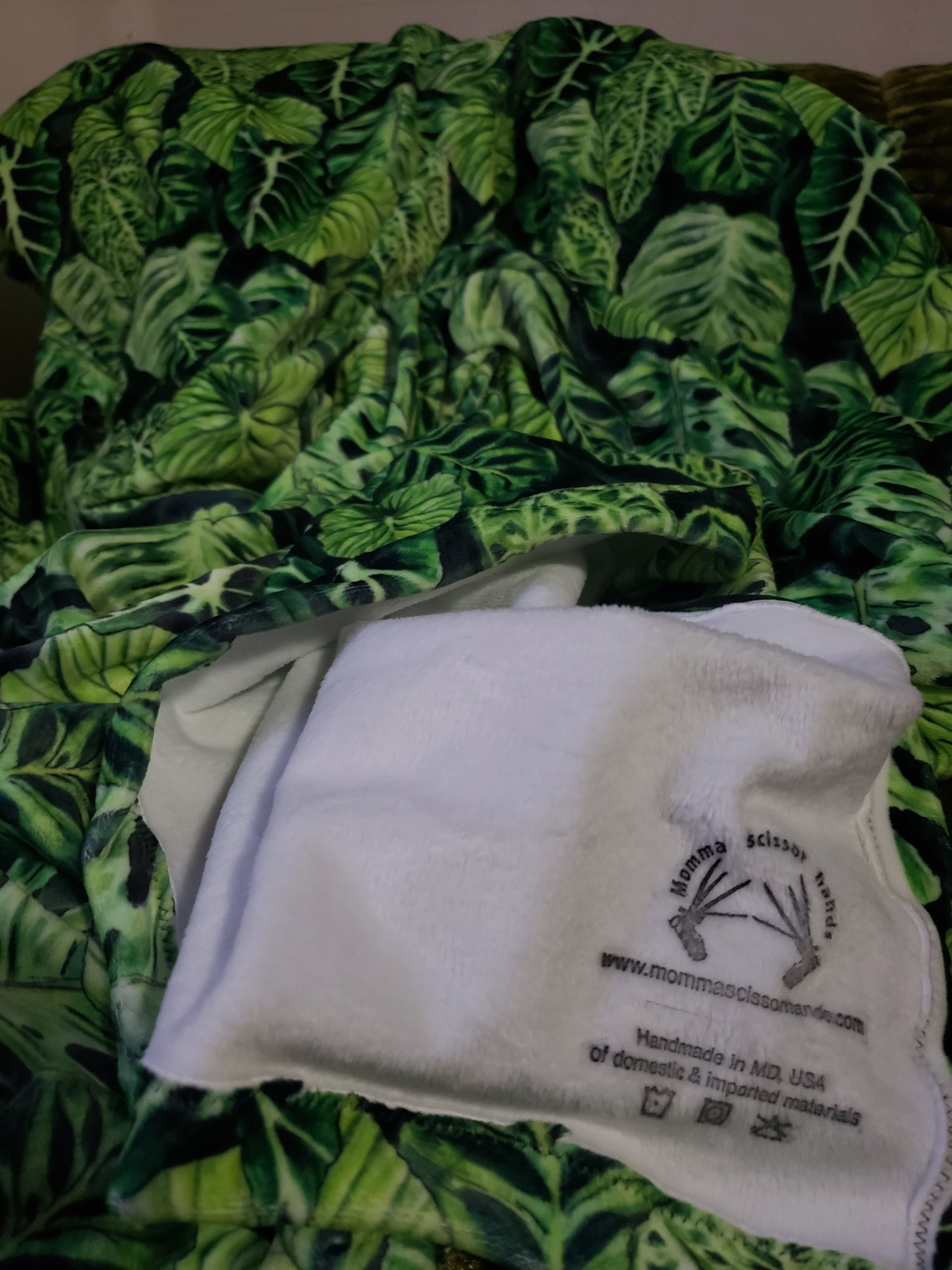 Oversized Aroid throw blanket
