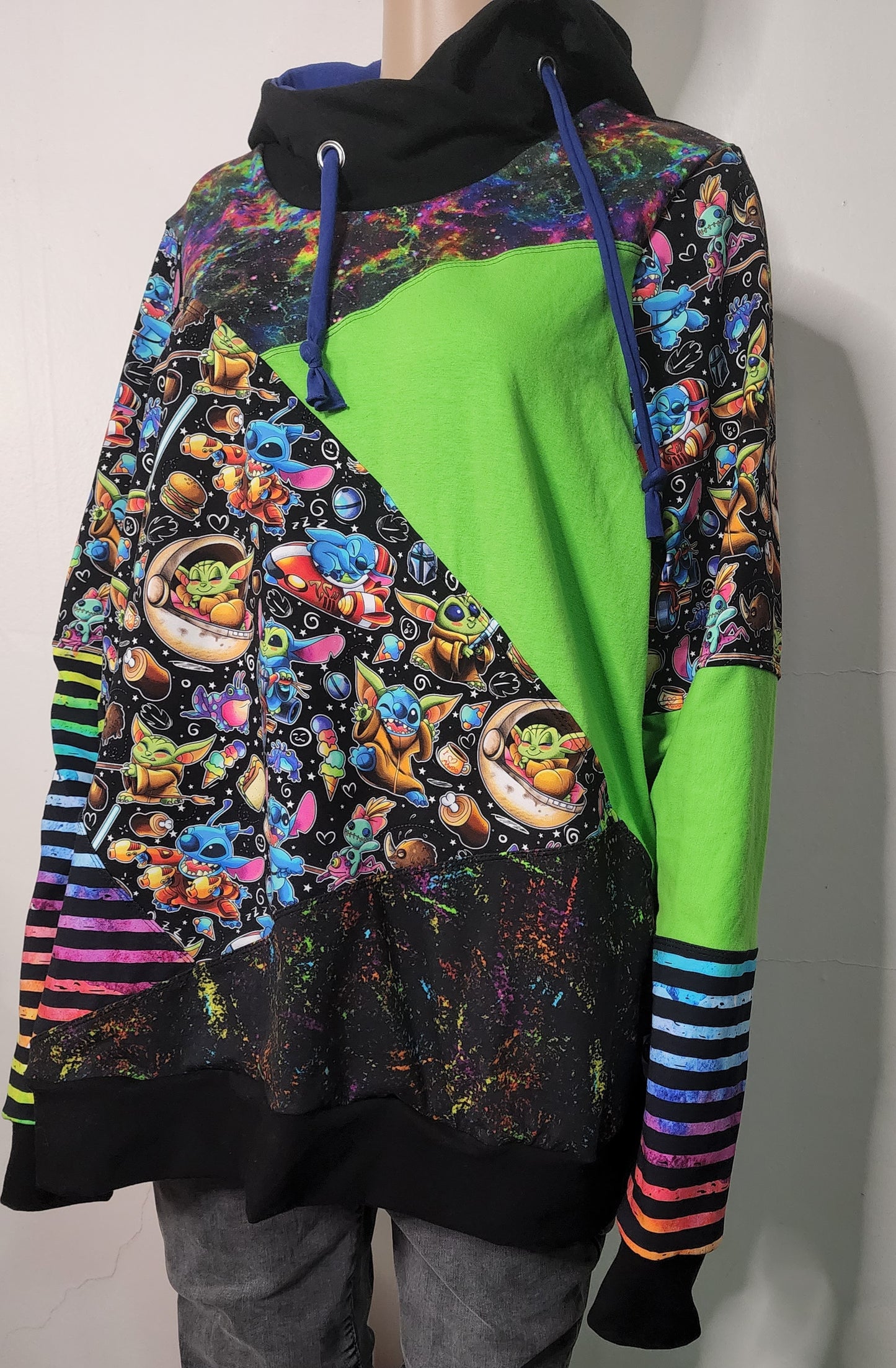 XXL Stitch in the galaxy hoodie