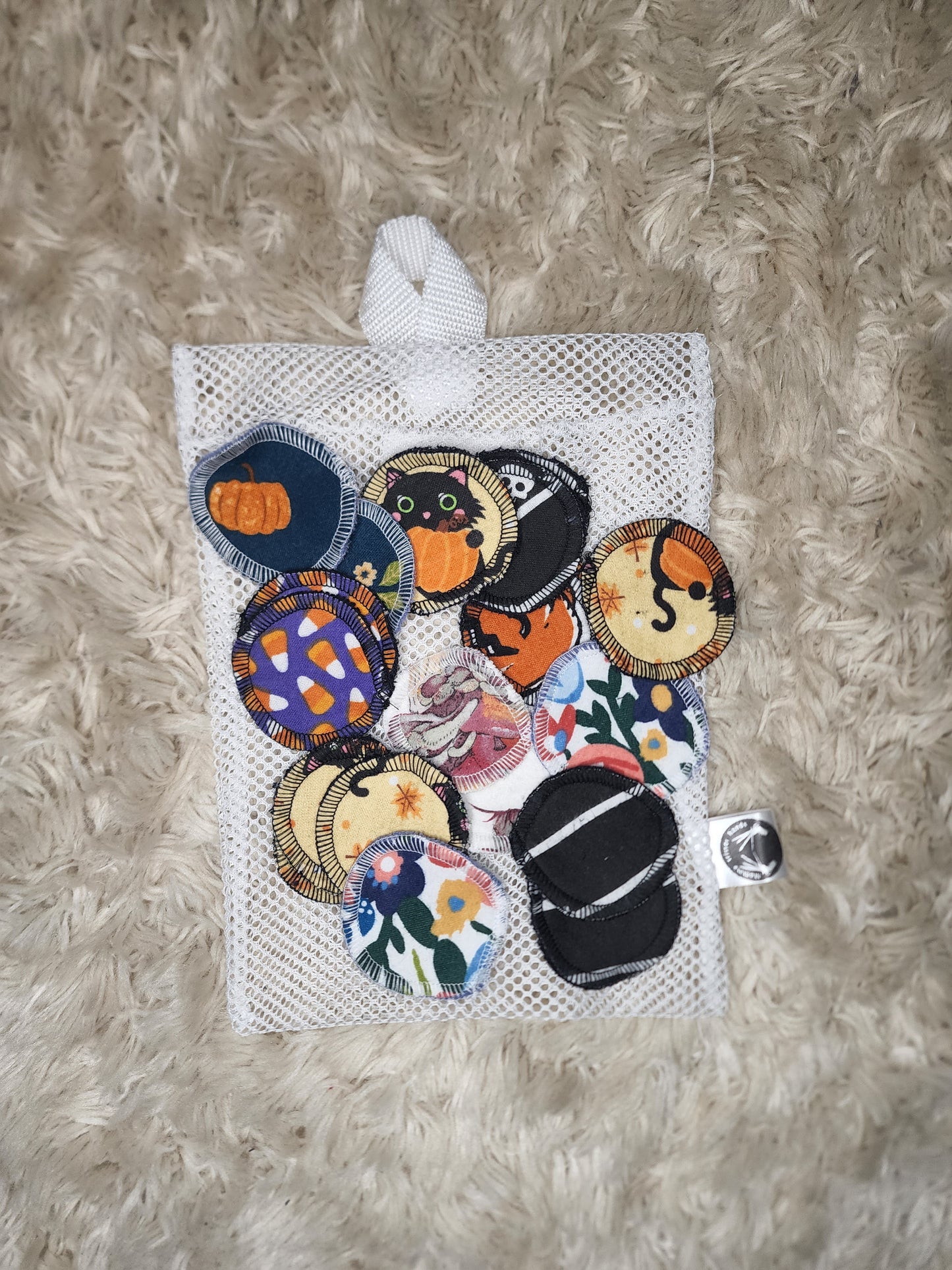 Mixed prints Facial rounds with mesh bag