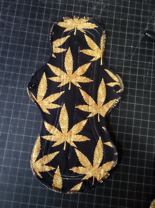 12" gold weed cloth pad