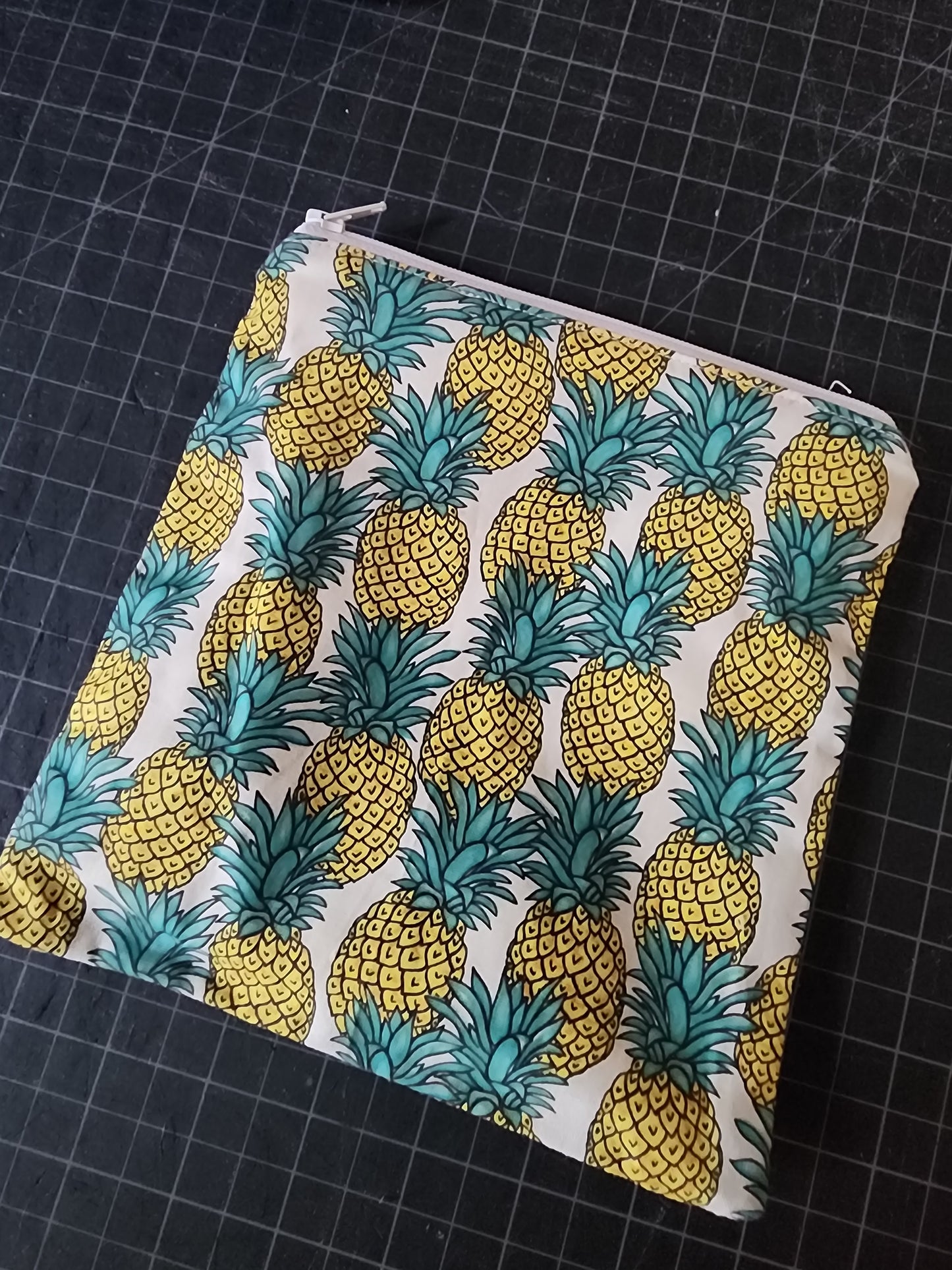 Med. Pineapple wet bag