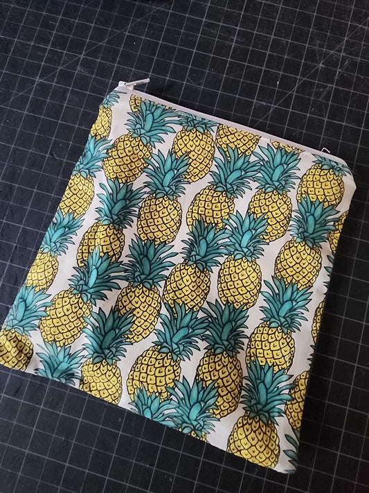 Med. Pineapple wet bag