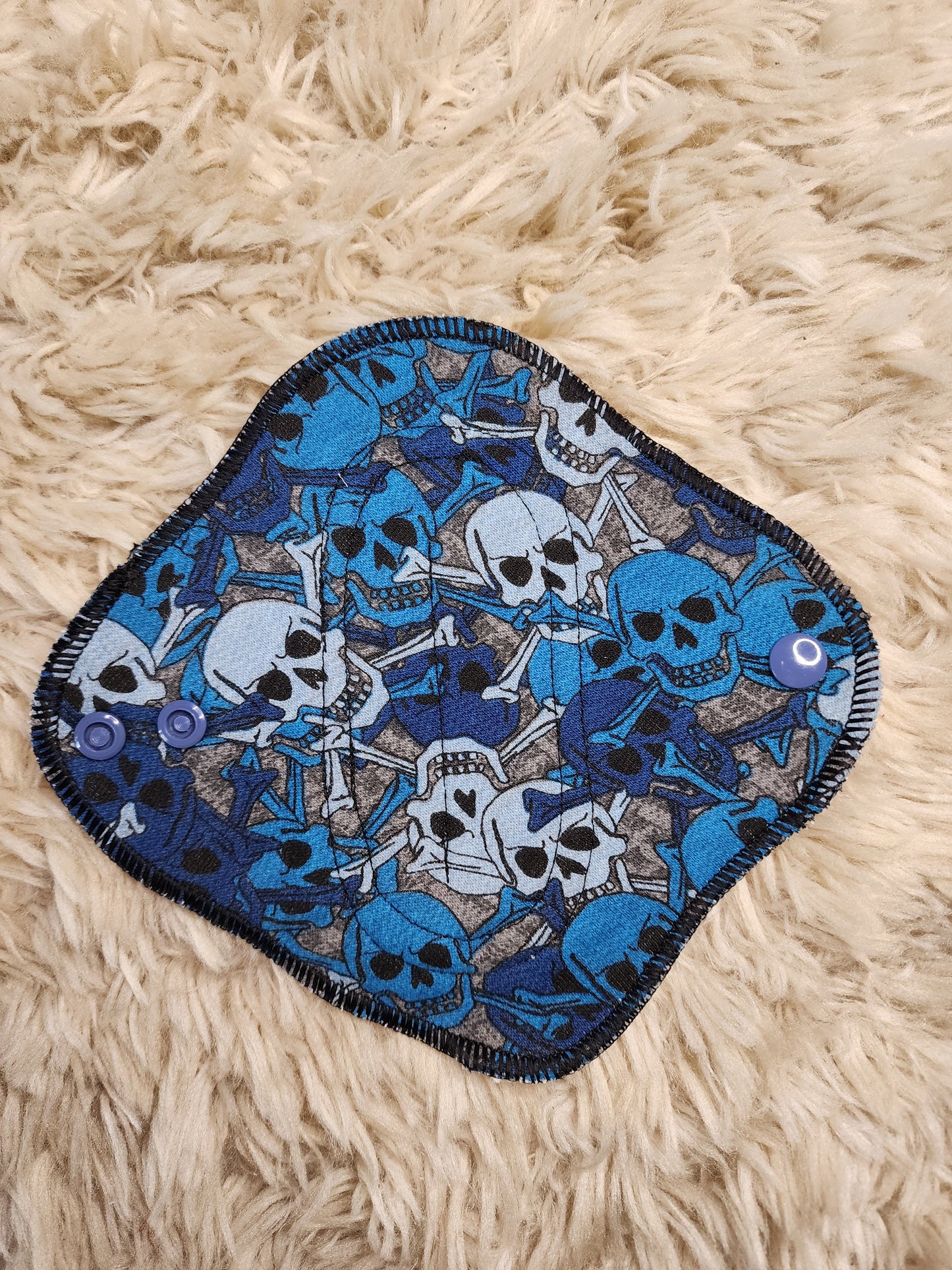 6" Blue skull cloth pad